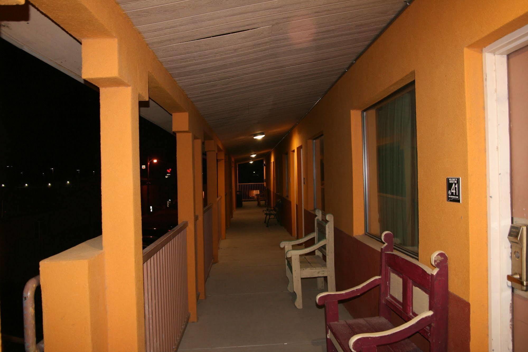 Budget Inn أرتيشيا المظهر الخارجي الصورة